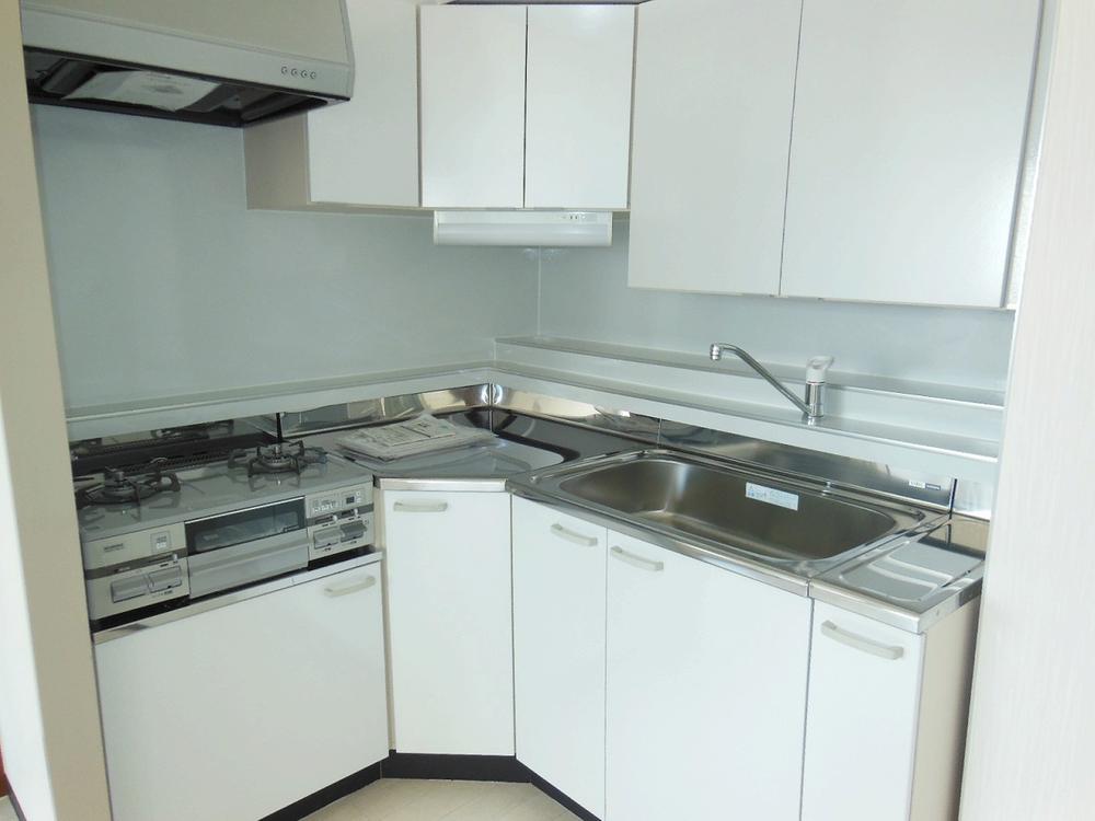 Kitchen. Room (August 2013) Shooting Renovation completed