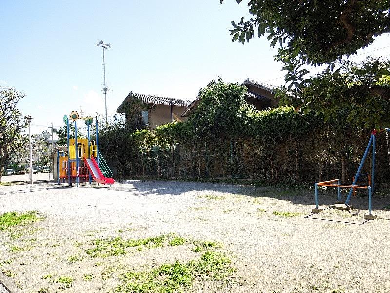 park. 75m to Yahiro Azuma park