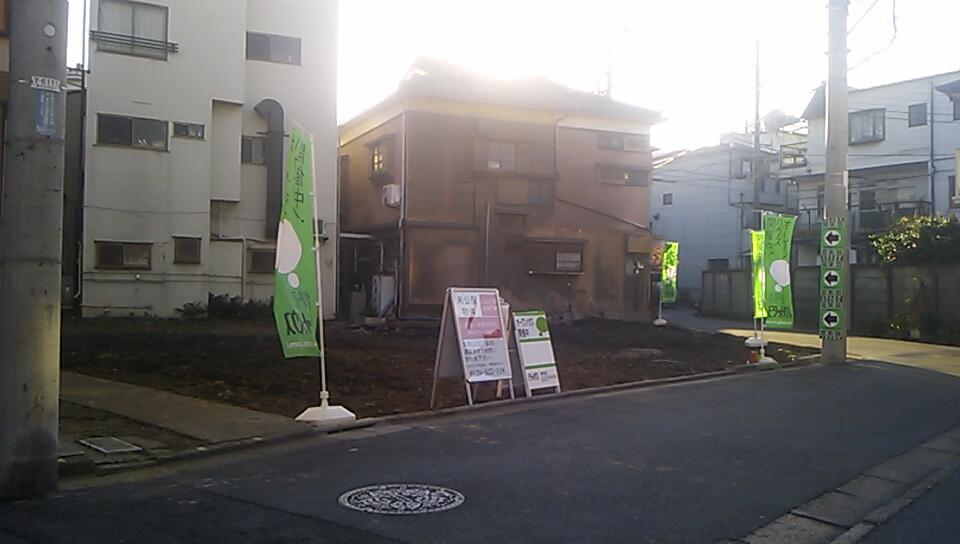 Local photos, including front road. Local (12 May 2013) Shooting