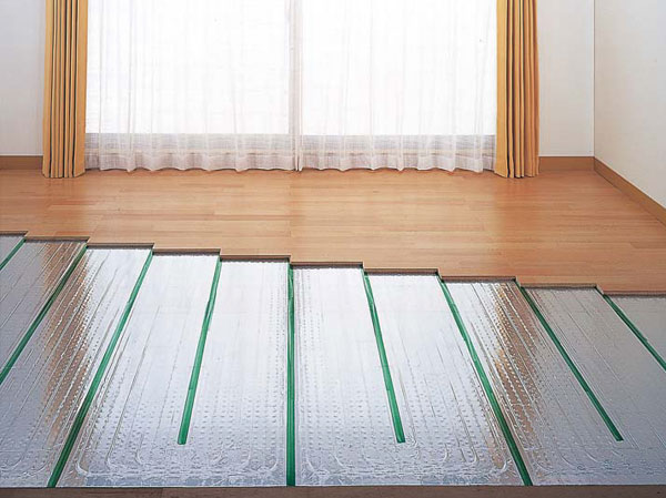 Other.  [TES hot water floor heating] Standard equipment under the floor to circulate the hot water by the TES hot water floor heating to warm the room to LD. It is a clean heating system is not to dance, such as dust by the hot air. (Same specifications)