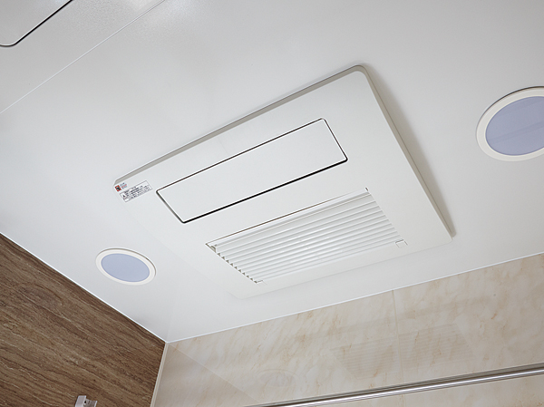 Bathing-wash room.  [Bathroom heating dryer] Dehumidification ・ Equipped with effective bathroom heating dryer antifungal measures. You can use it for heating and laundry drying in the bathroom around the cold day.
