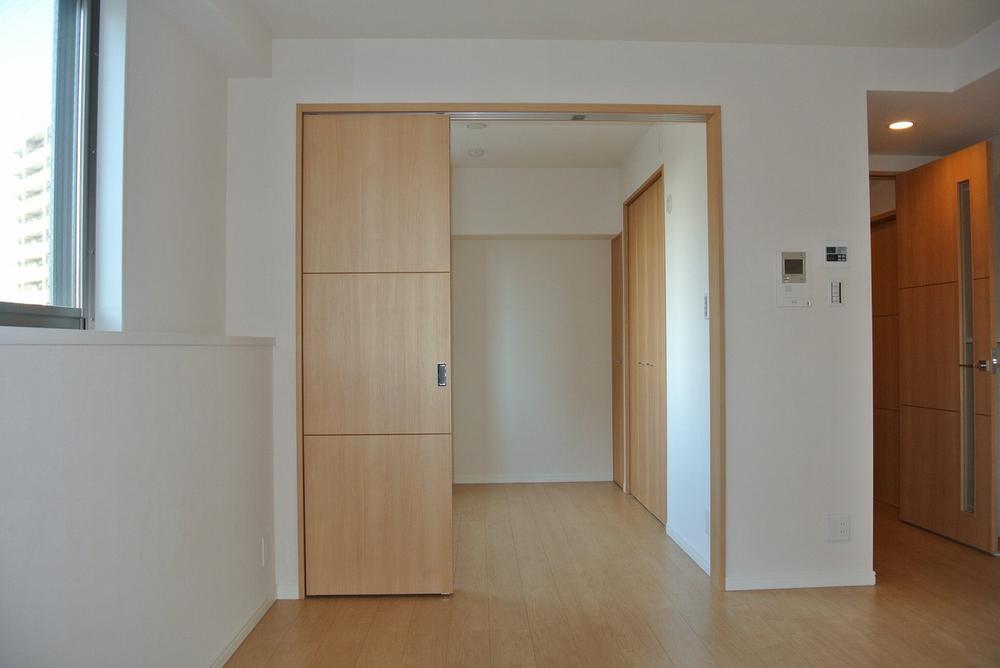 Non-living room. Living & Western-style