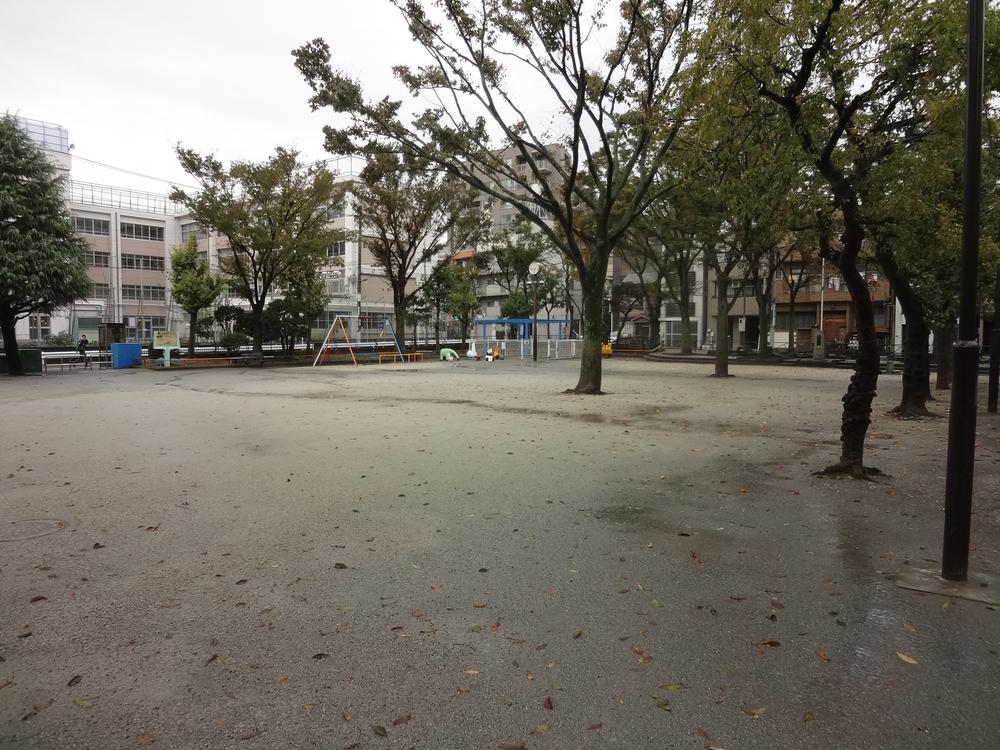 Other. Entrance before the Narihira park
