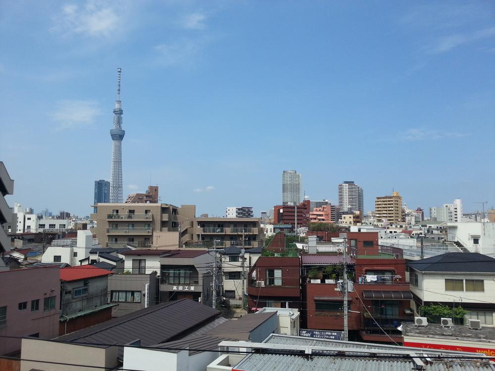 Balcony. Overlooking the Tokyo Sky Tree from the balcony (December 2013) Shooting