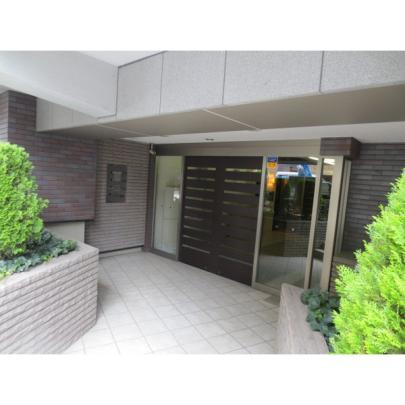 Entrance.  [entrance] Management by Nomura living support of relief system.