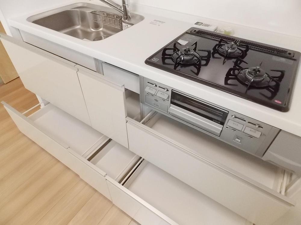 Kitchen. We also adopted a retractable sliding in the kitchen back.