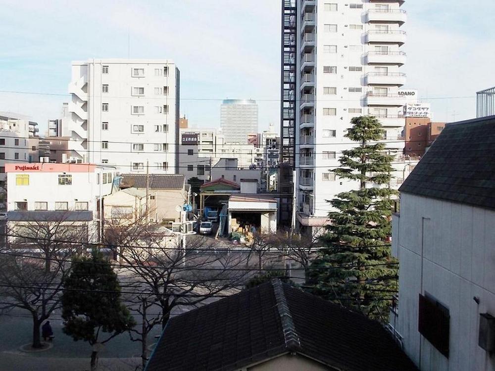 View photos from the dwelling unit. View from Western-style: There is a feeling of opening.