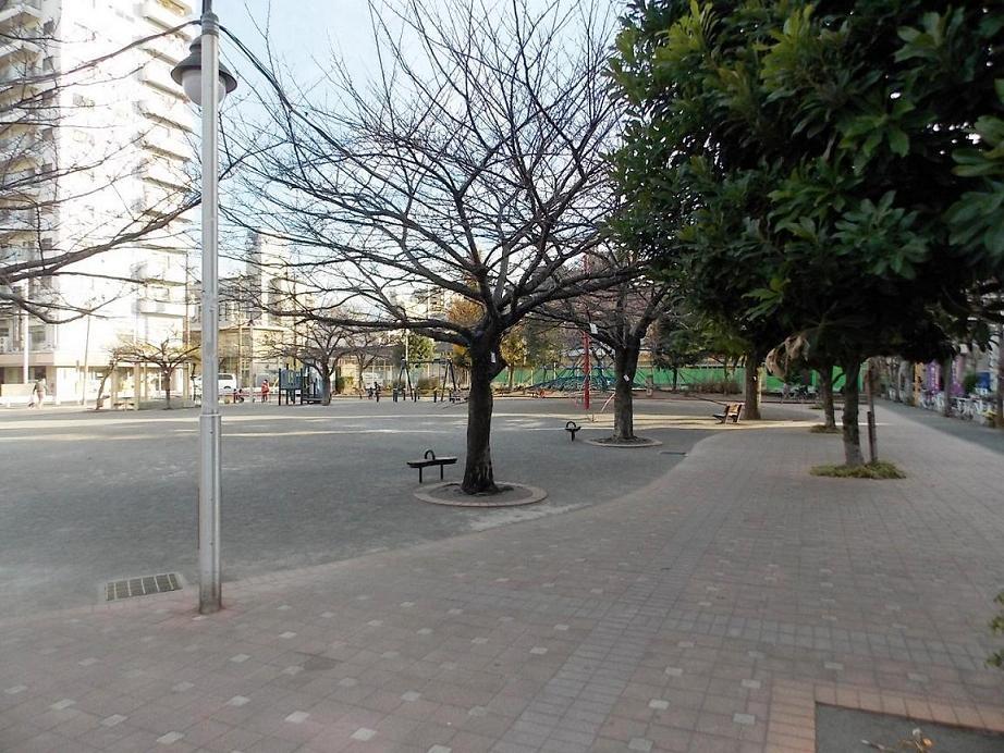 Other. Midoricho park: There in front of the apartment of the eye.