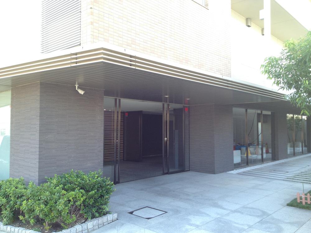 Entrance. Local (September 2013) Shooting