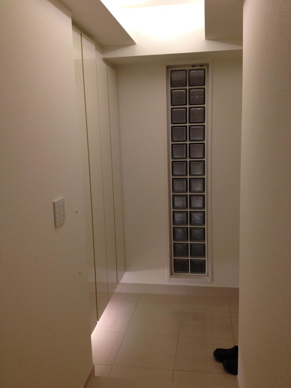 Entrance. Local (September 2013) Shooting