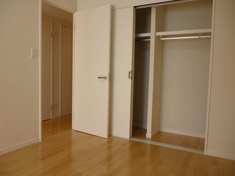 Non-living room. Western-style 5.0 Pledge (storage)