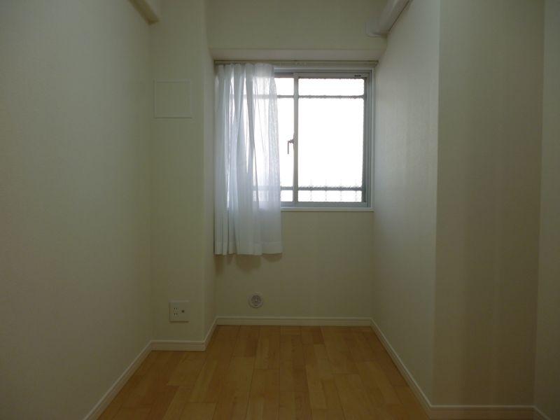 Non-living room. Western-style 4.3 Pledge