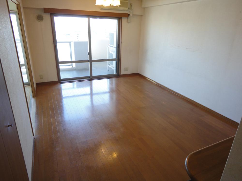 Living. Indoor (10 May 2013) Shooting Living