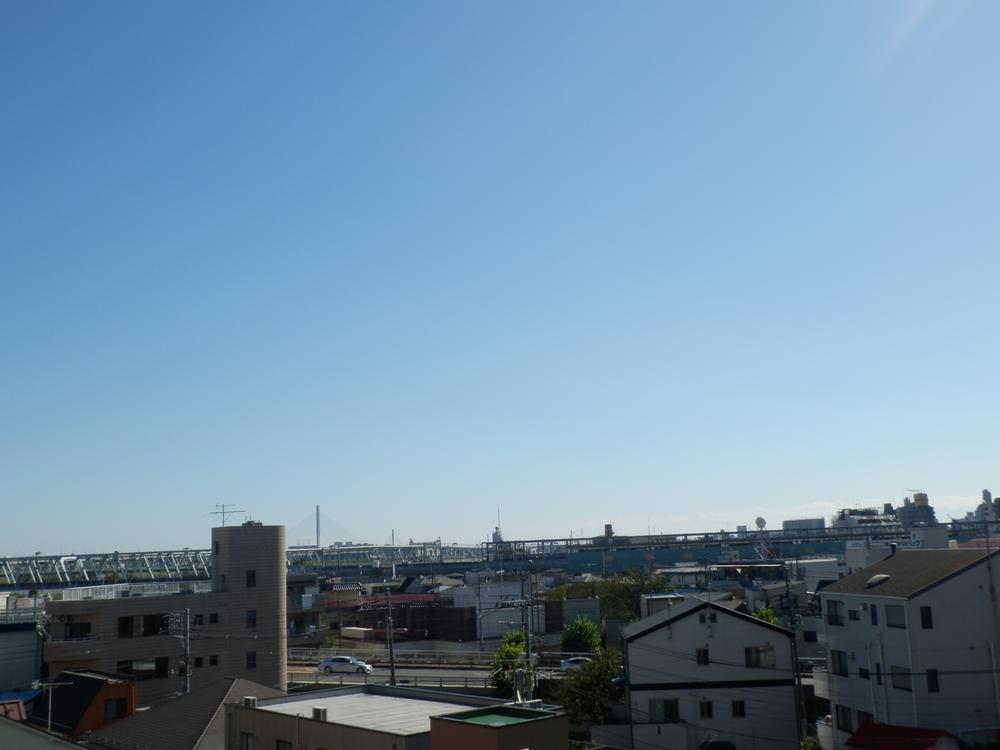 View photos from the dwelling unit. View from the site (October 2013) Shooting. Is the view from the fifth floor of the south-facing.