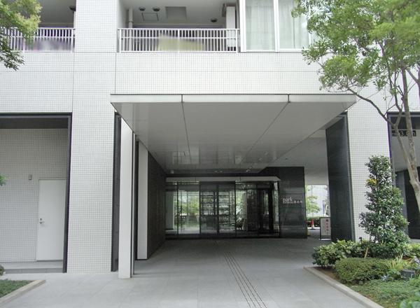 Entrance. Common areas