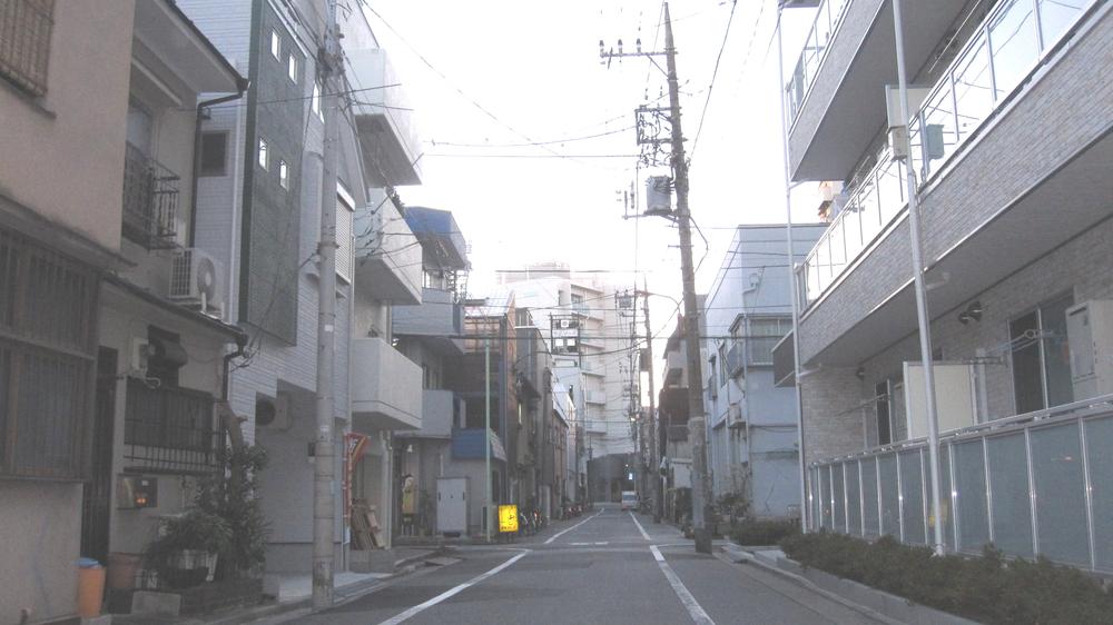 Local photos, including front road. Local (12 May 2013) Shooting