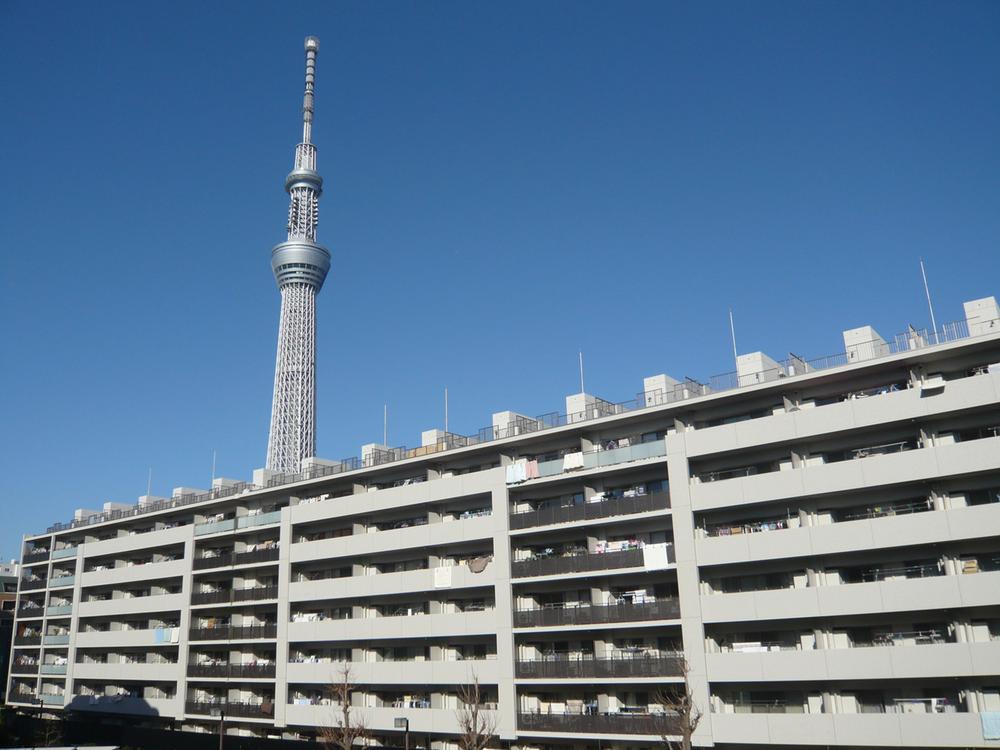 Local appearance photo. All 165 units of the big community