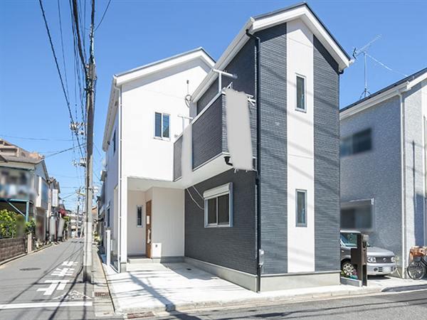 Southwest corner lot sunny local. 2013 / 05 shooting