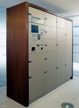 Common utility.  [Delivery Box (with arrival display function)] The luggage that arrived at the time of going out, To operate the box in a non-touch keys, You can receive at any time 24 hours. You can see by the arrival display that you have arrived luggage in dwelling units within the intercom base unit. (Same specifications)