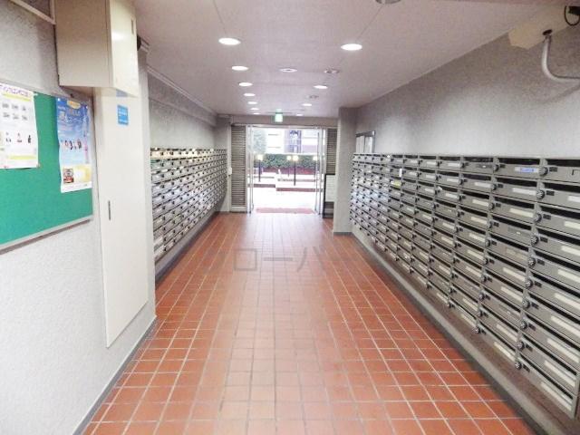 Other common areas. Set post