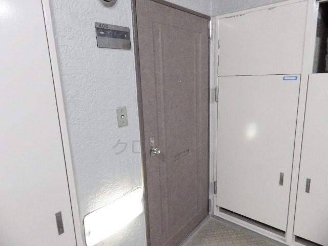 Other common areas. Sharing unit Corridor