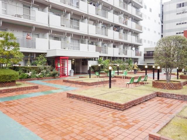 Other common areas. Entrance before