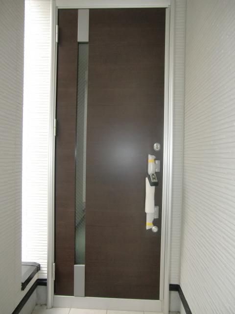 Entrance. Designer's entrance