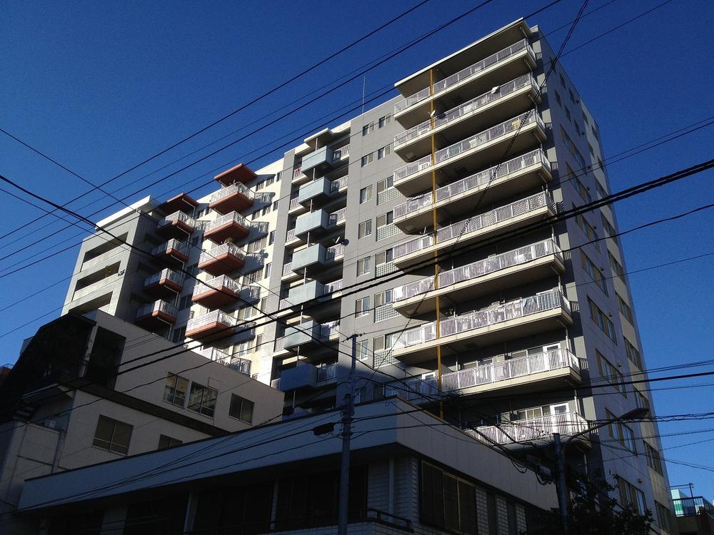 Local appearance photo. Local (10 May 2013) Shooting