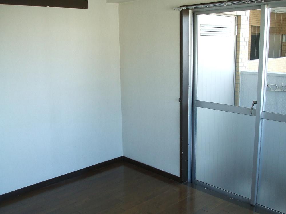 Non-living room. Indoor (11 May 2013) Shooting