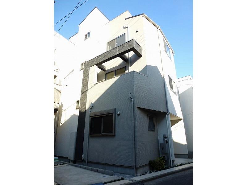 Local photos, including front road. Local (11 May 2013) Shooting