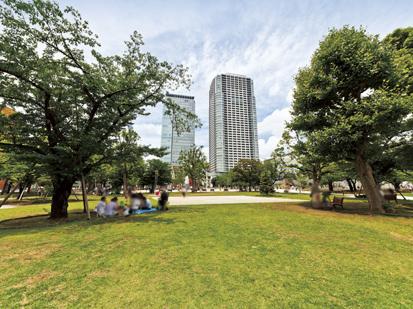Surrounding environment. Tinsel park (about 560m / 7-minute walk)