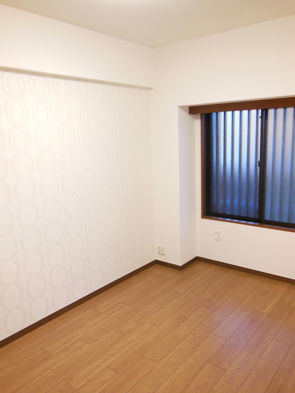 Other. "Western-style (about 6.0 Pledge)" of the flooring