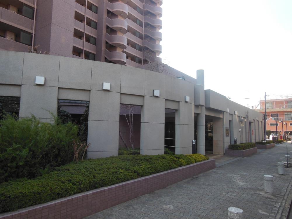 Entrance. Mansion Entrance