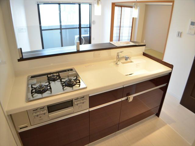 Kitchen. It overlooks the living