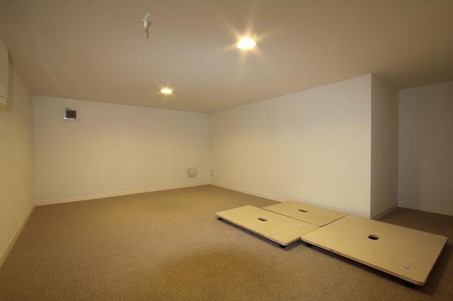 Other. Large capacity storage "warehouse" 6.5 Pledge