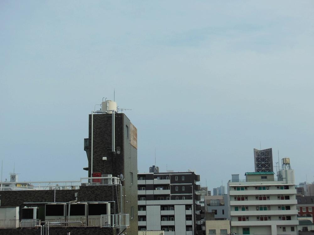 View photos from the dwelling unit. View from the site (July 2013) Shooting