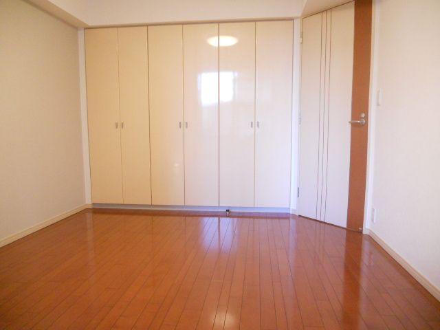 Non-living room. Western-style 7 Pledge