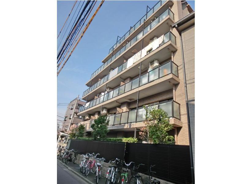 Local appearance photo. Local (11 May 2013) Shooting