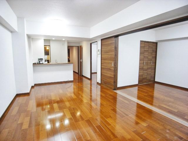 Local appearance photo. LDK