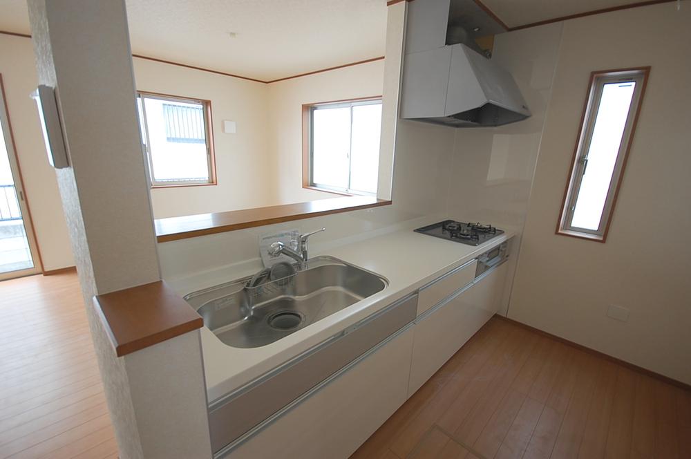 Same specifications photo (kitchen). Seller construction cases
