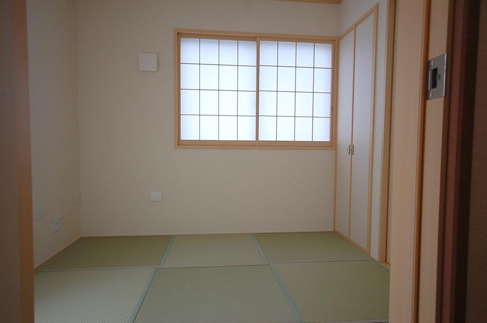 Non-living room. Seller construction cases