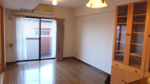 Living. Local (April 2013) Shooting