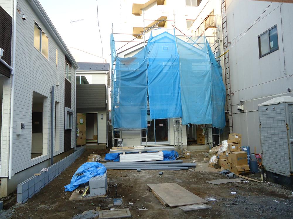 Local appearance photo. Local (12 May 2013) Shooting