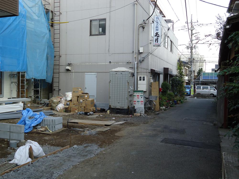 Local photos, including front road. Local (12 May 2013) Shooting