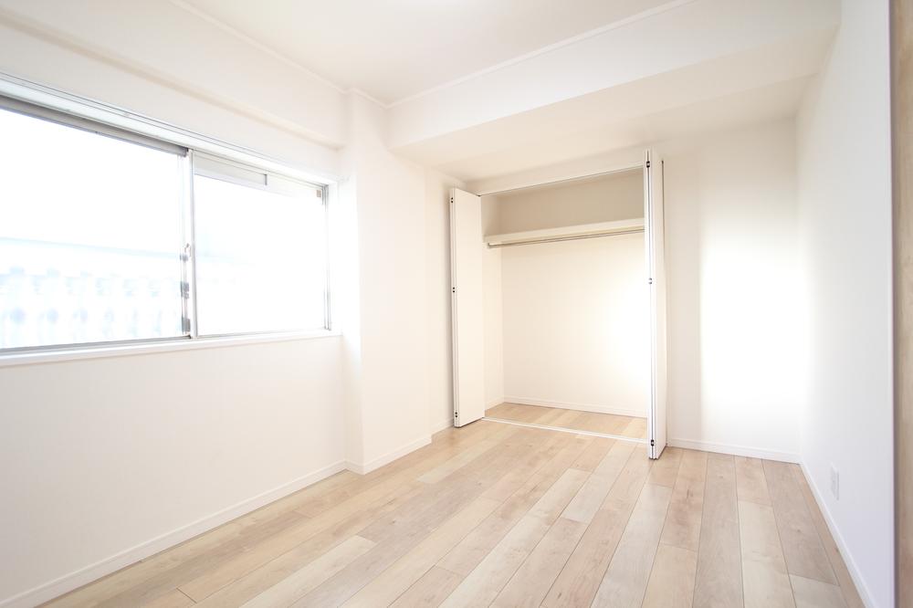 Non-living room. About 6.0 Pledge of room