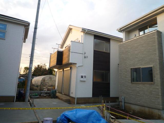 Local appearance photo. Local (11 May 2013) Shooting