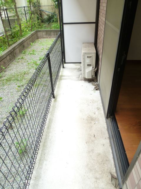 Balcony. ☆ It is a veranda ☆