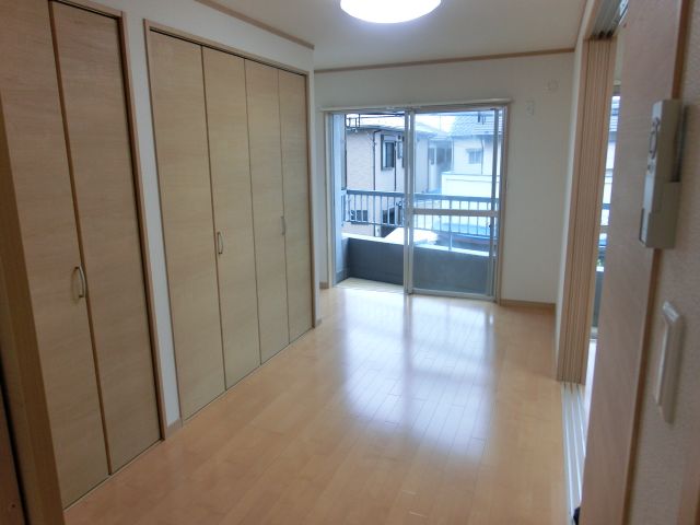 Living and room. It is very convenient because each room in the accommodation is attached ☆
