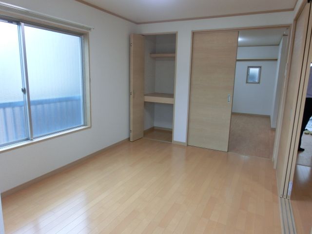 Living and room. This room of the south-facing floor of two-sided lighting ☆