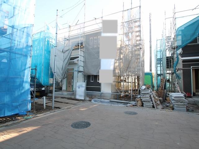 Local appearance photo. Building 2 Under construction